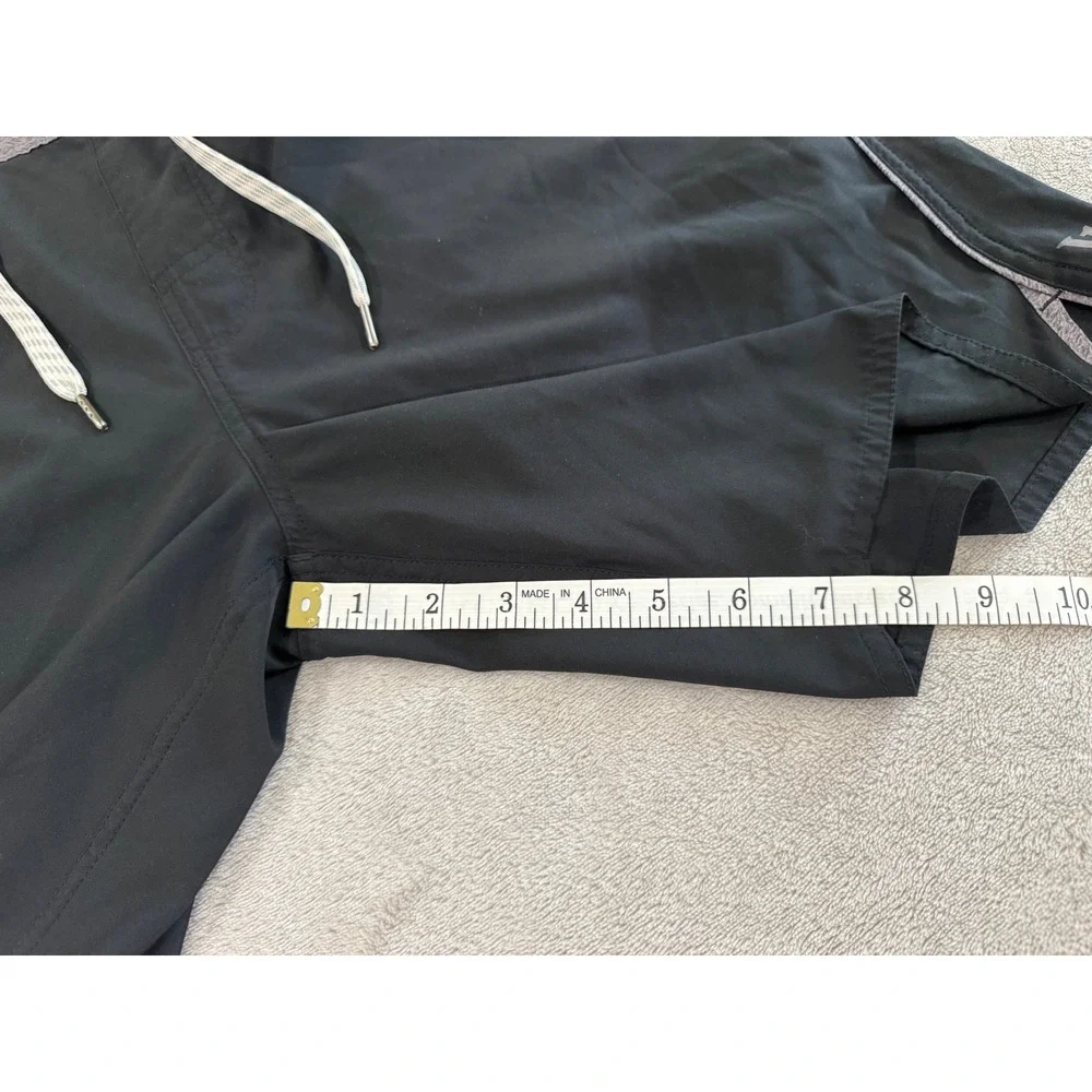 Vuori Kore Shorts Mens Small Black Grey Athletic Training Lined Gym Workout 7.5